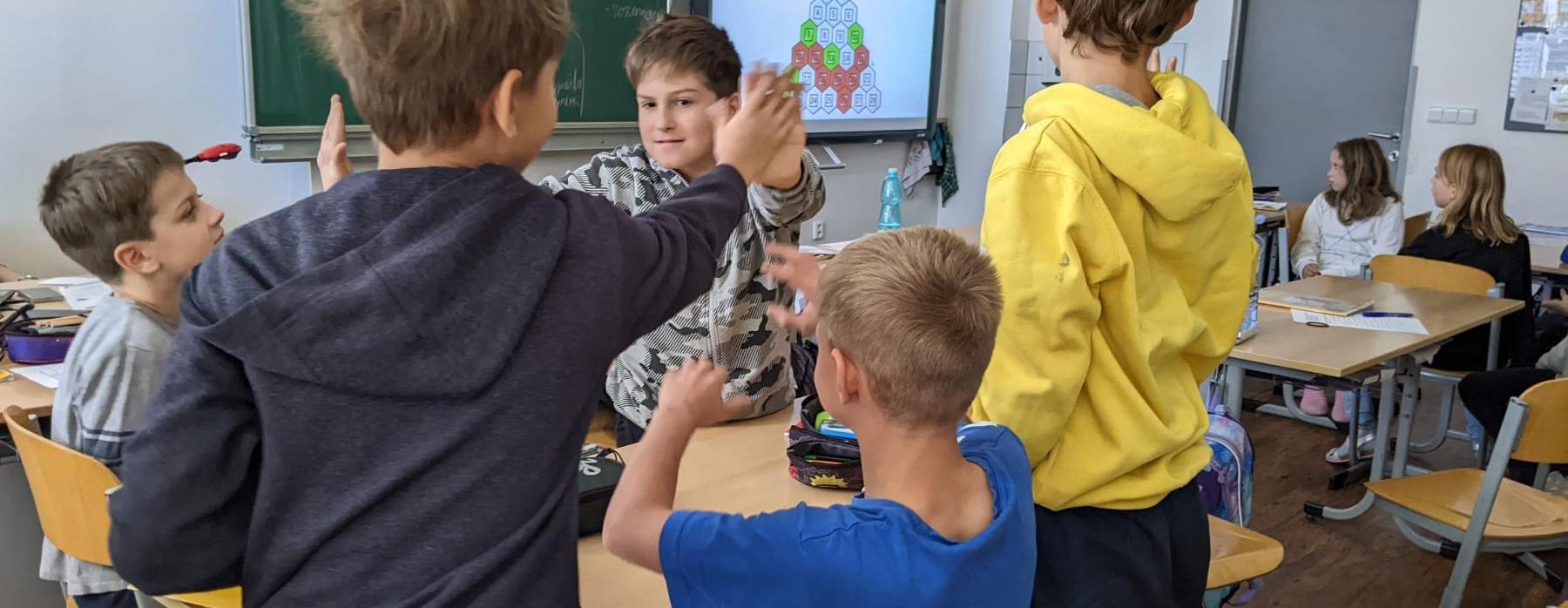 AZ kvíz? Riskuj? Néé, to je čeština v 5.B!